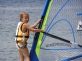 Ala namówiła na uprawianie windsurfingu mamę, tatę, a w kolejce ustawiła się już młodsza siostra Ula.