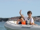 Sporą konkurencją dla windsurfingu jest nasz ponton ratunkowy. Na zdjęciu Janek z Mateuszem.